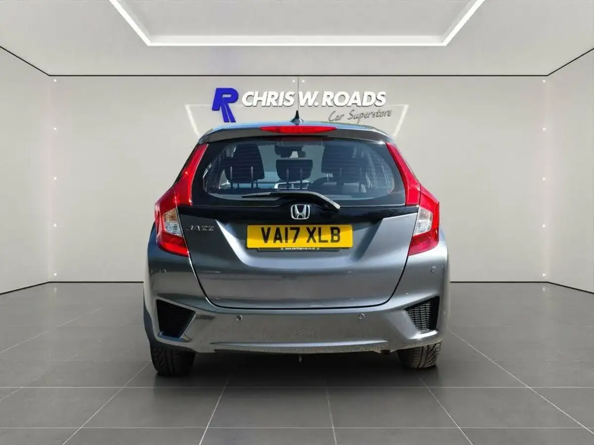2017-honda-jazz-13-i-vtec-se-cvt-big-11