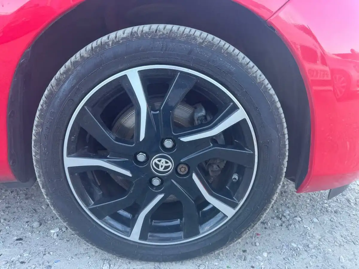 2016-toyota-yaris-15-vvt-i-design-bi-tone-hybrid-big-22