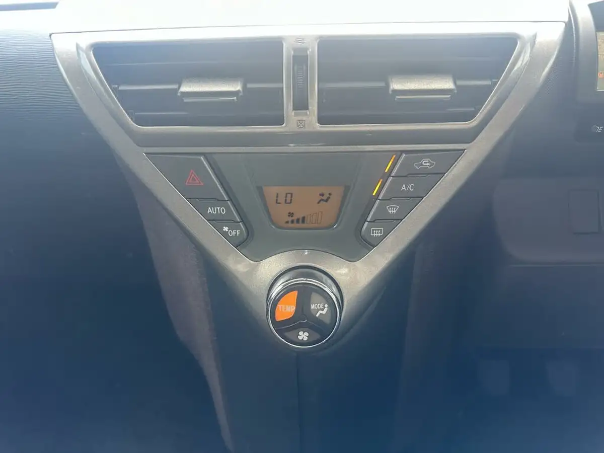 2010-toyota-iq-10-2-big-19