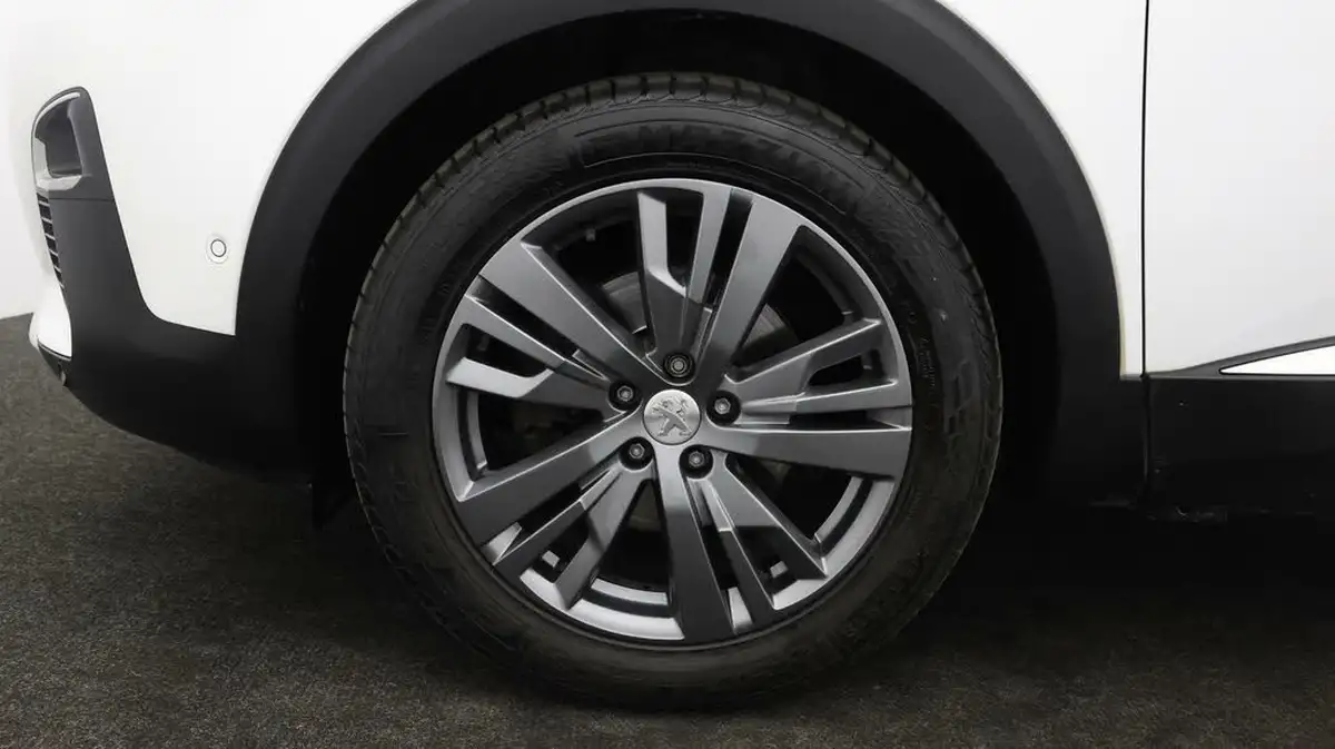 2020-peugeot-5008-suv-12-puretech-gt-line-big-17