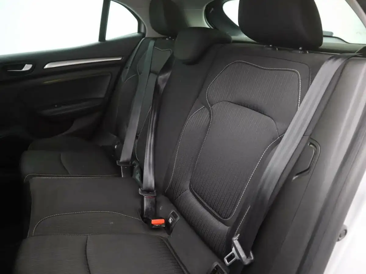 2018-renault-megane-13-tce-iconic-hatchback-big-14