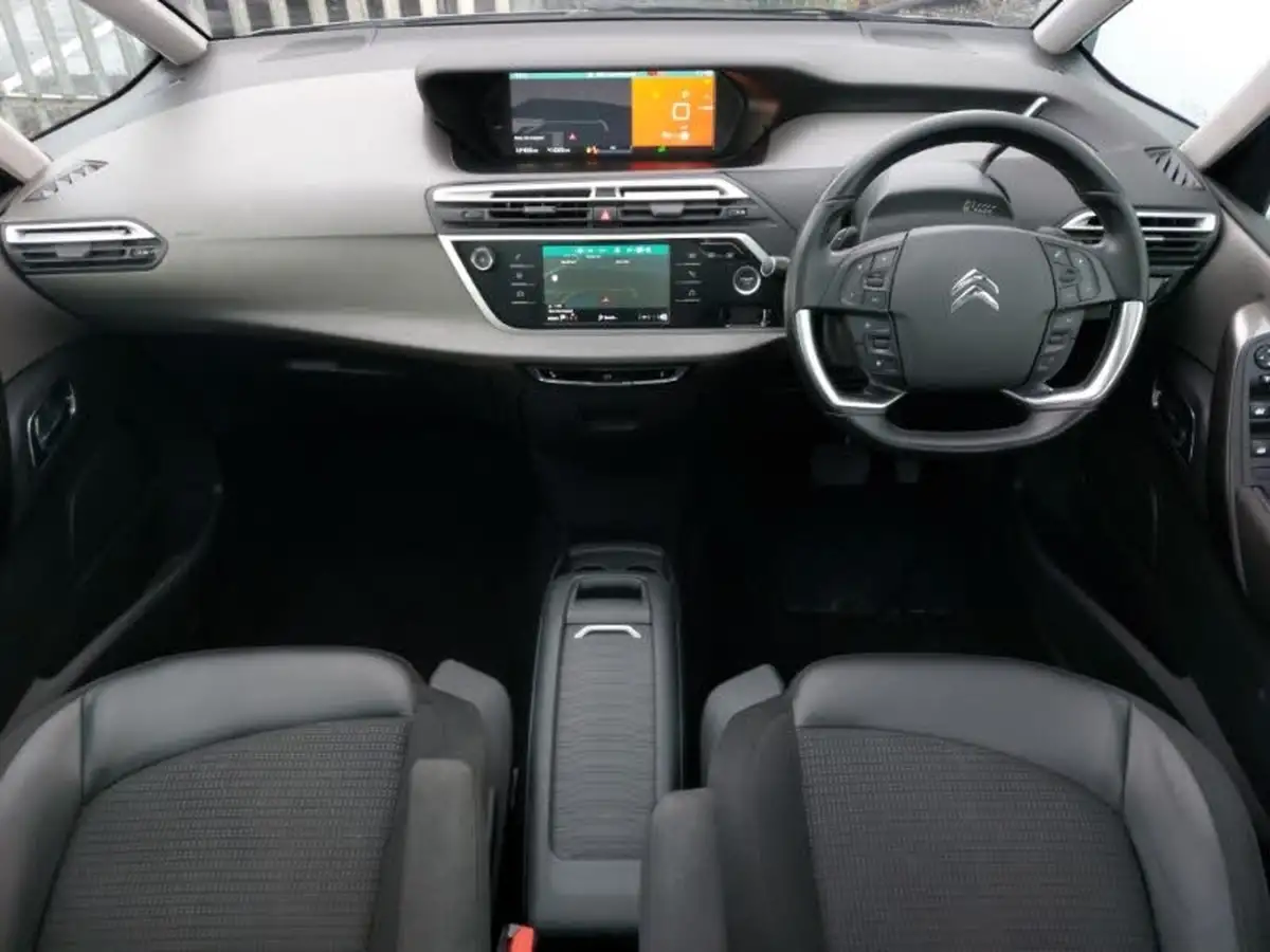 2021-citroen-grand-c4-spacetourer-12-puretech-shine-eat8-big-2