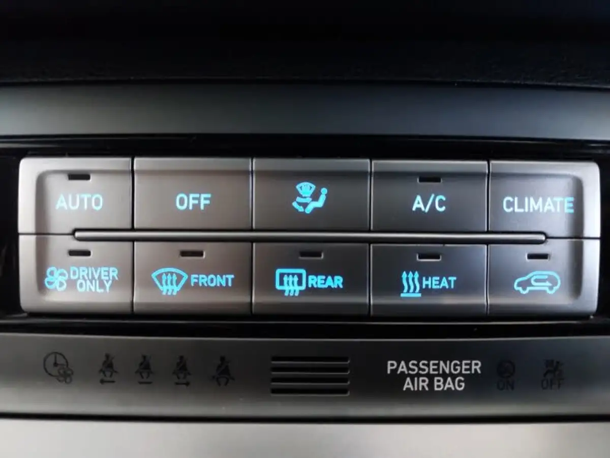2022-hyundai-kona-e-premium-204ps-64kwh-7kw-obc-big-15