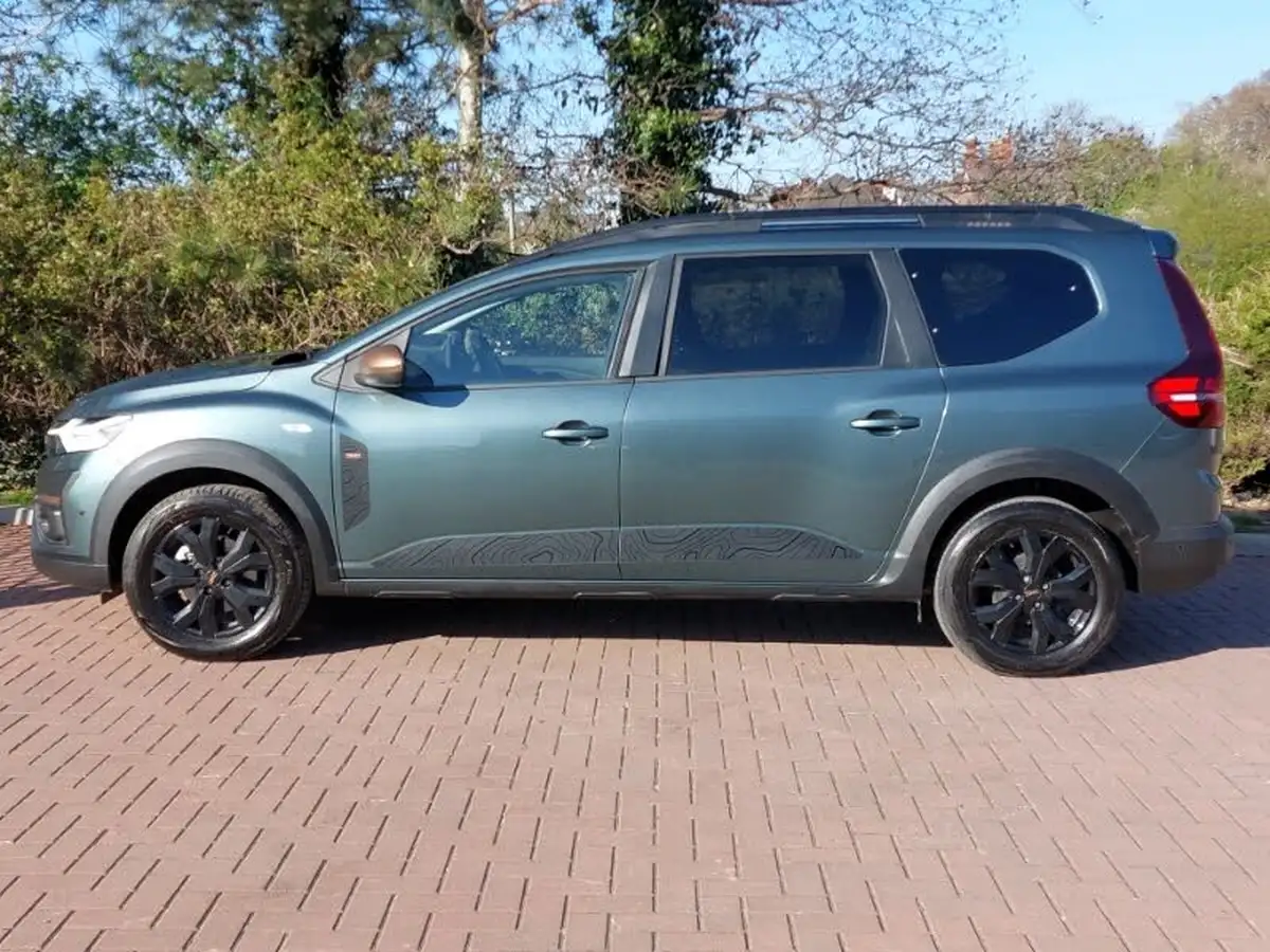 2024-dacia-jogger-16-tce-extreme-big-3