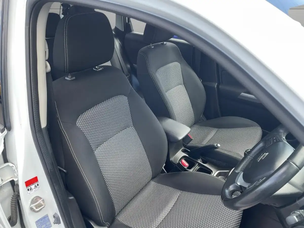 2021-suzuki-vitara-14-boosterjet-sz4-big-10