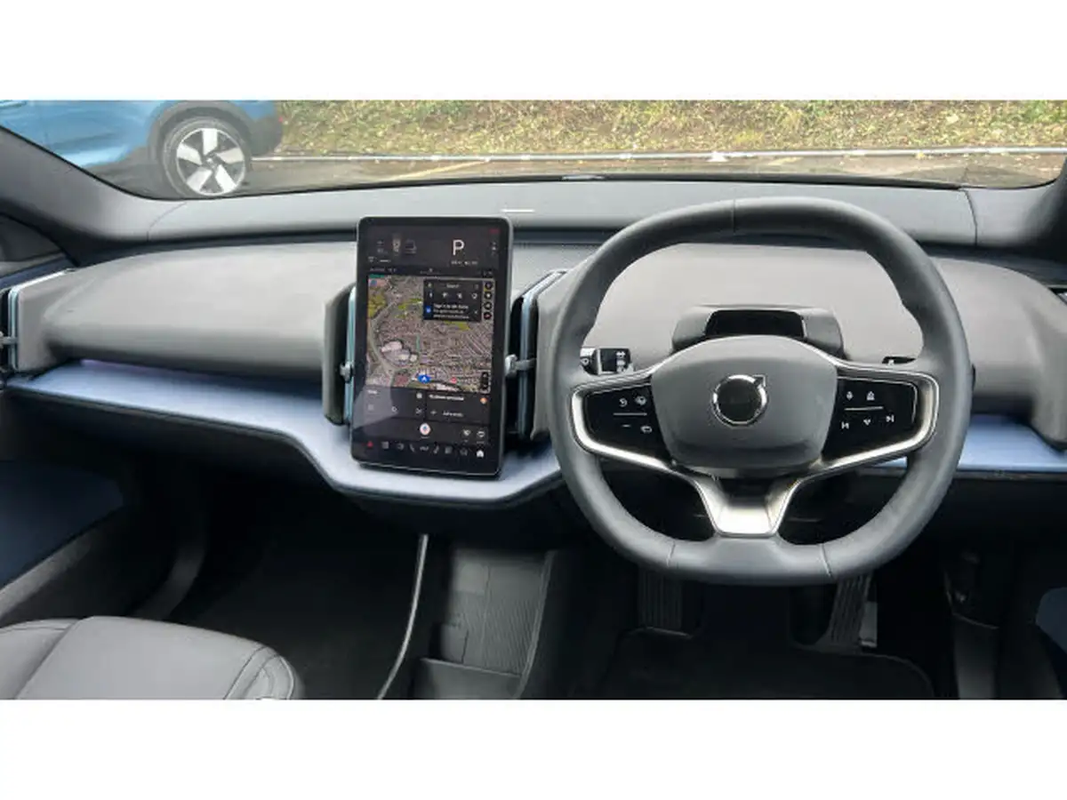 2024-volvo-ex30-e-single-motor-plus-extended-range-big-4
