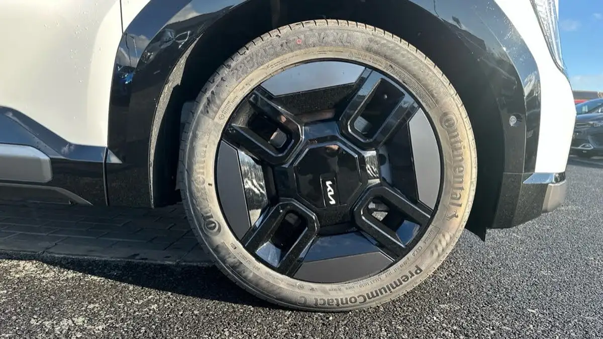 2025-kia-ev9-e-gt-line-s-7-big-4