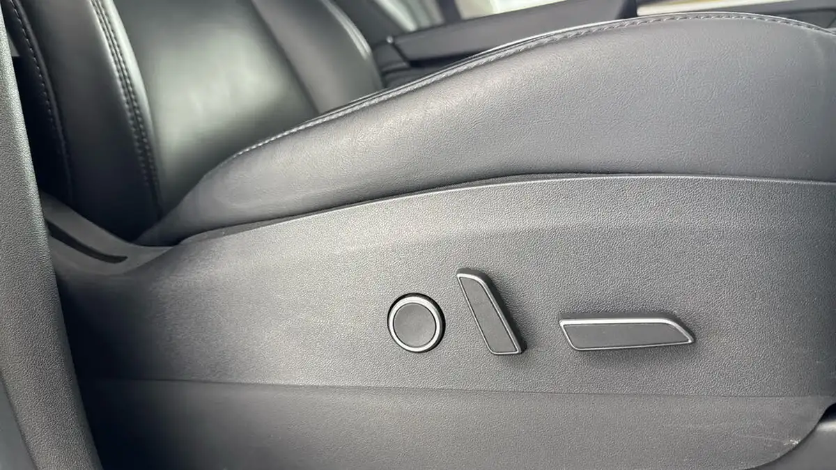 2022-tesla-model-y-e-long-range-big-22