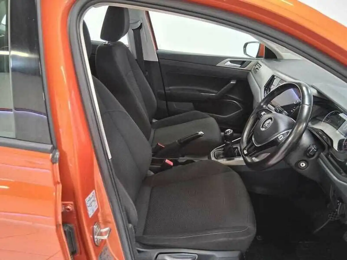 2018-volkswagen-polo-10-se-65ps-big-10