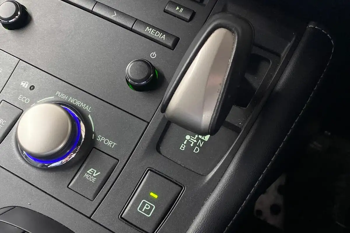 2018-lexus-ct-200h-18-f-sport-big-32
