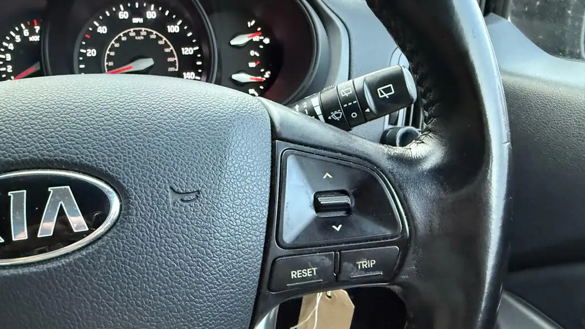 2014-kia-rio-125-2-3d-big-24