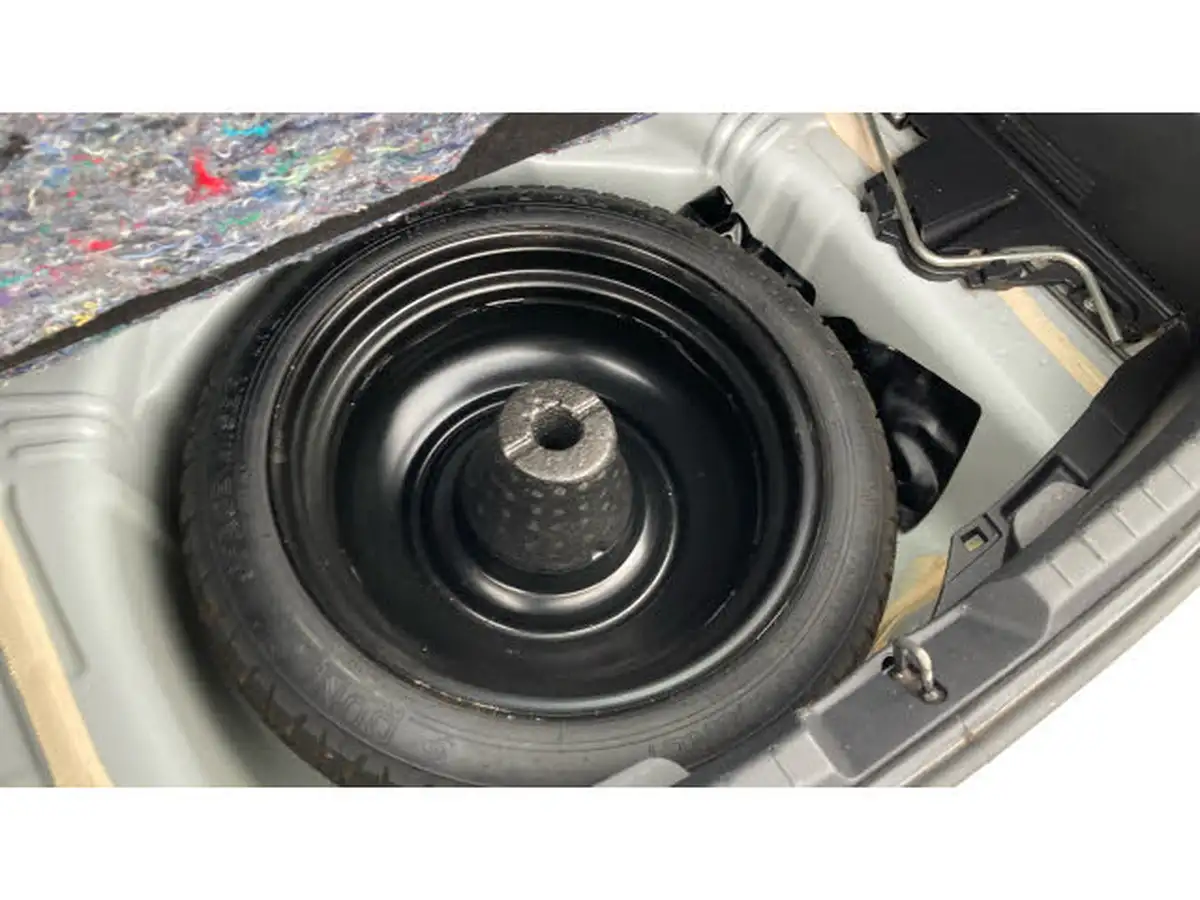 2017-toyota-yaris-15-vvt-i-icon-111bhp-big-29