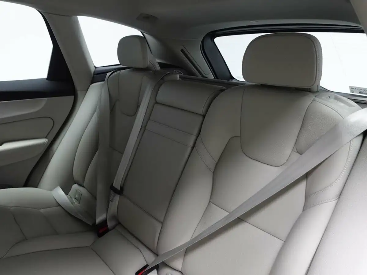 2019-volvo-xc60-20-t5-momentum-awd-big-15