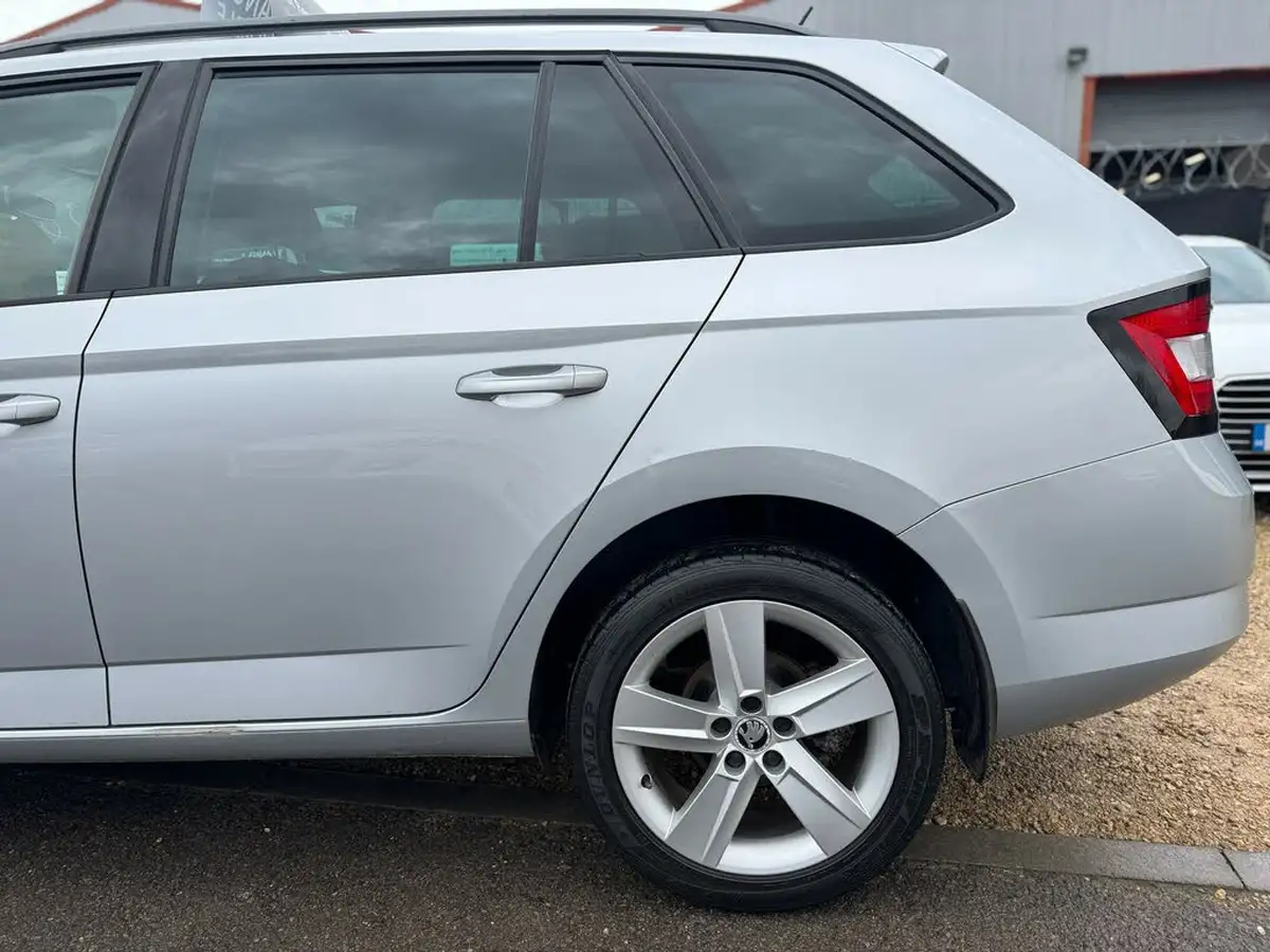 2015-skoda-fabia-12-tsi-se-l-109ps-estate-big-20
