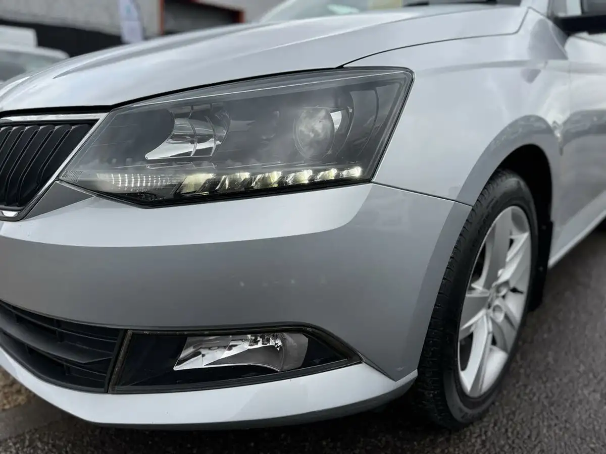 2015-skoda-fabia-12-tsi-se-l-109ps-estate-big-44