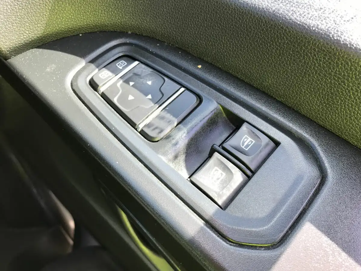 2022-renault-trafic-20dci-sl28-130-business-big-37