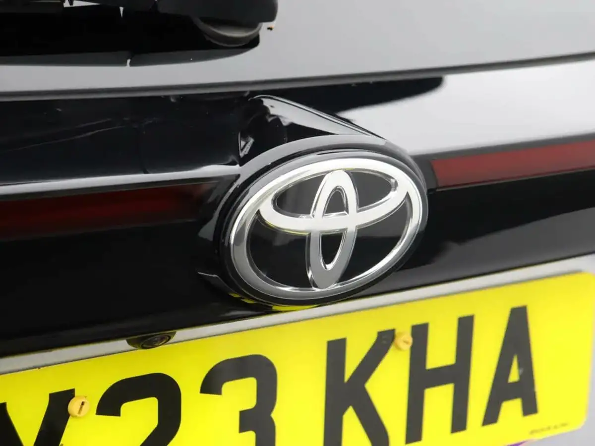 2023-toyota-yaris-cross-15-vvt-i-gr-sport-big-51