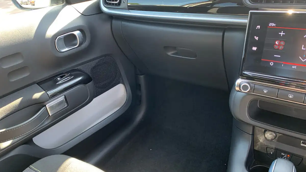 2024-citroen-c3-12-puretech-plus-110ps-eat6-big-17