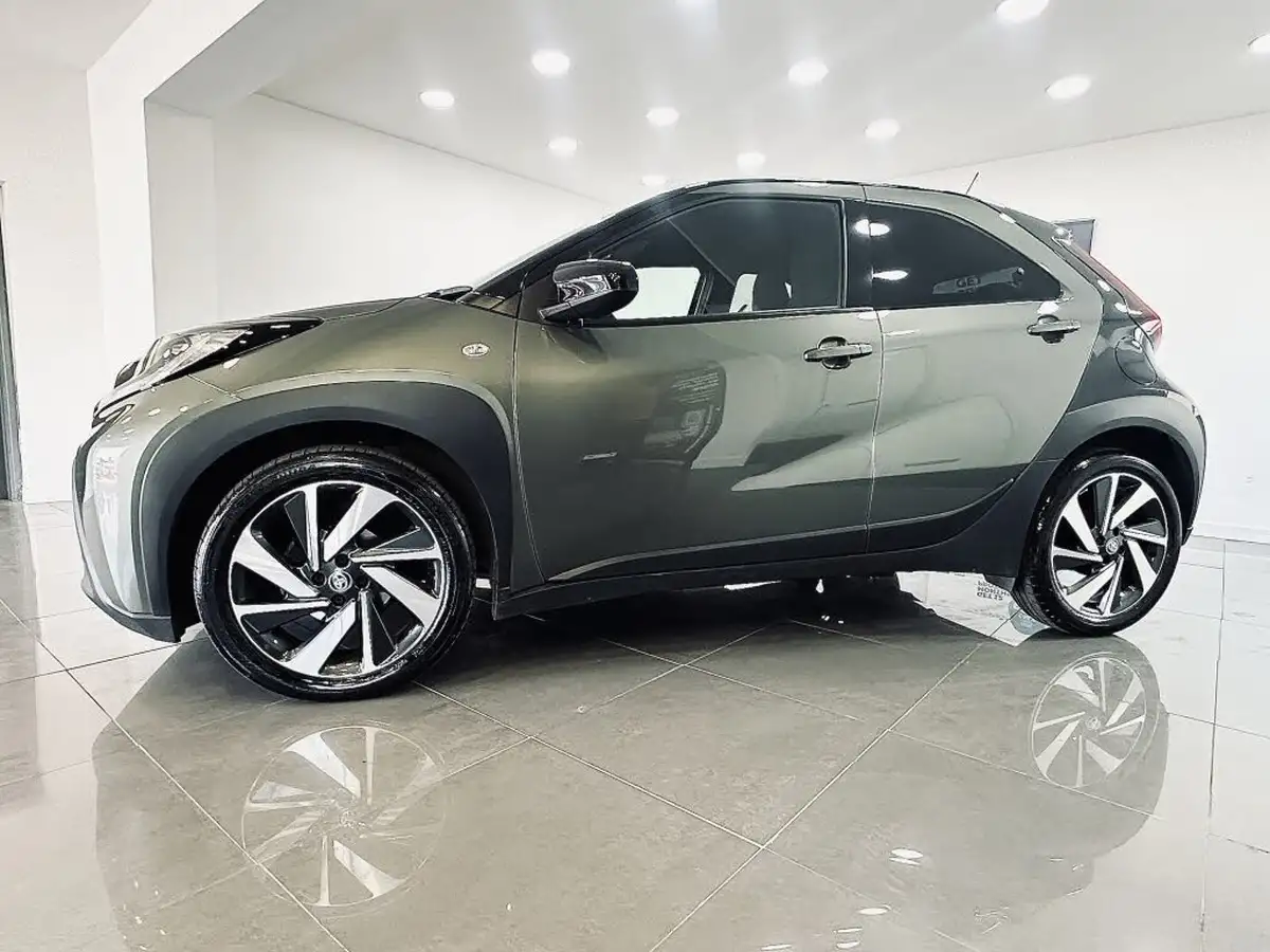 2022-toyota-aygo-x-10-vvt-i-edge-big-1
