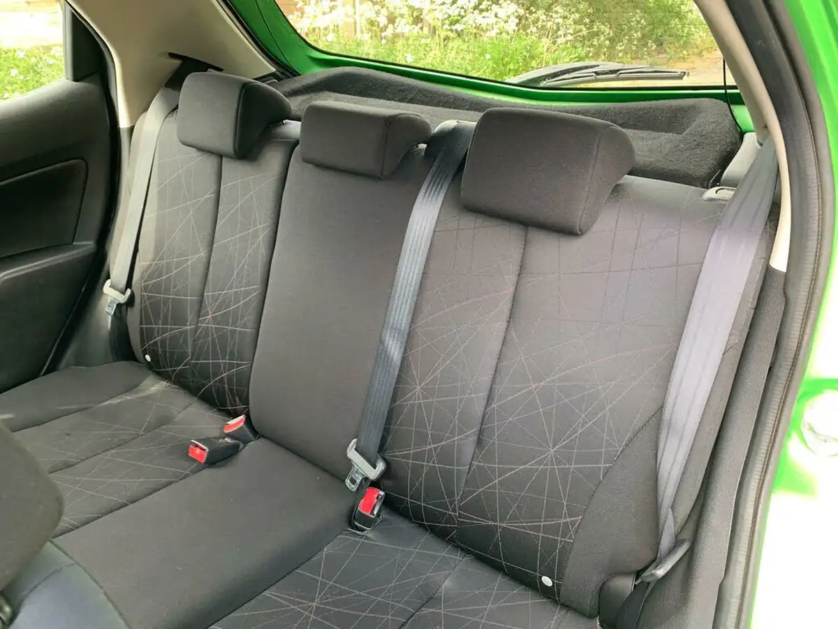 2012-mazda-mazda2-13-tamura-5d-big-16