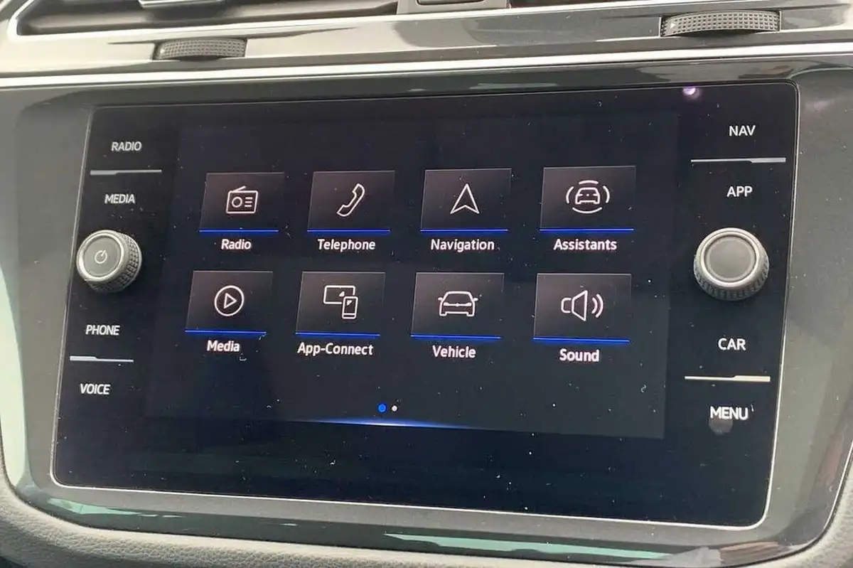 2022-volkswagen-tiguan-15-tsi-elegance-big-12