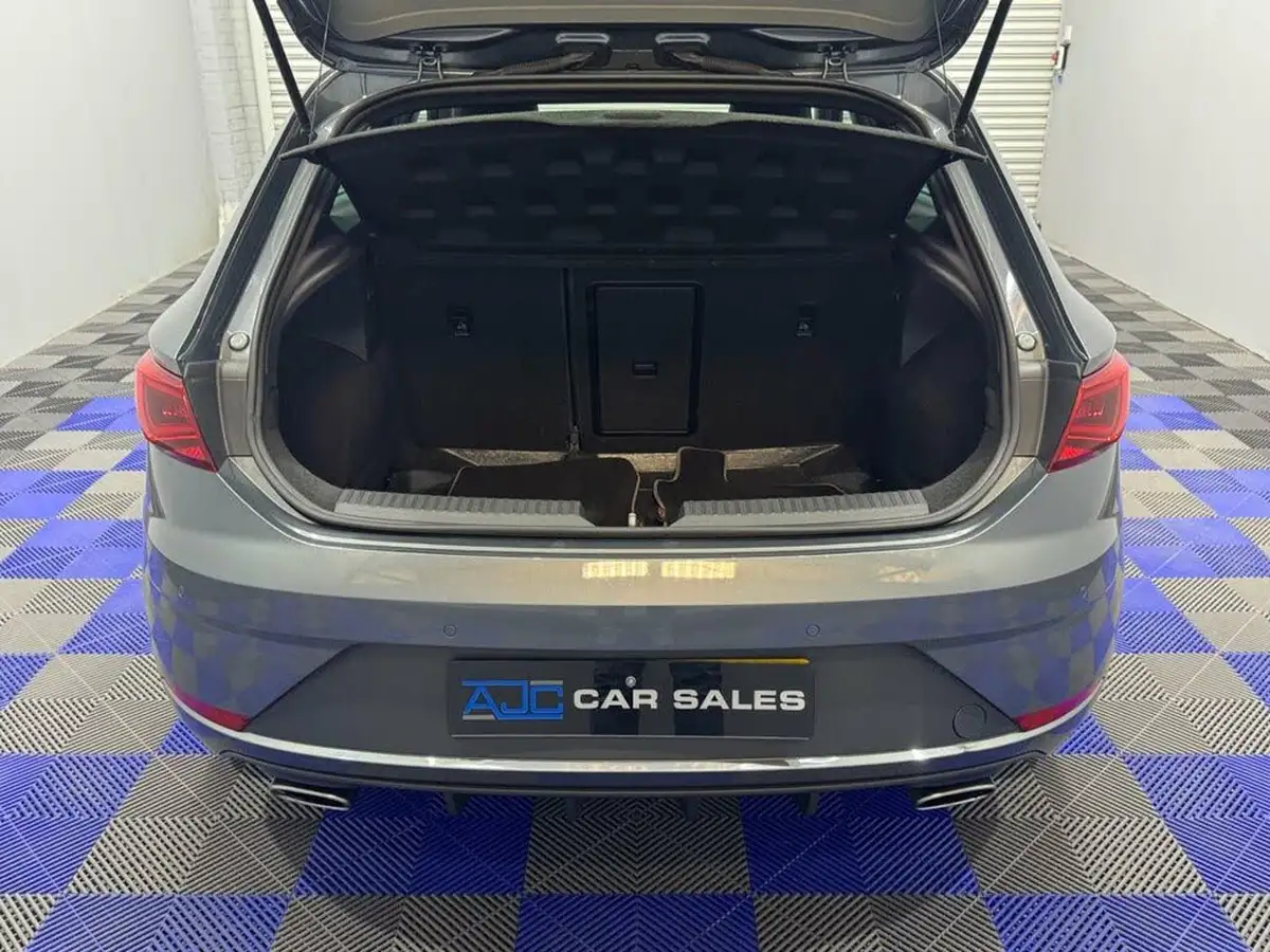 2017-seat-leon-20-tsi-cupra-300-hatchback-5d-big-32