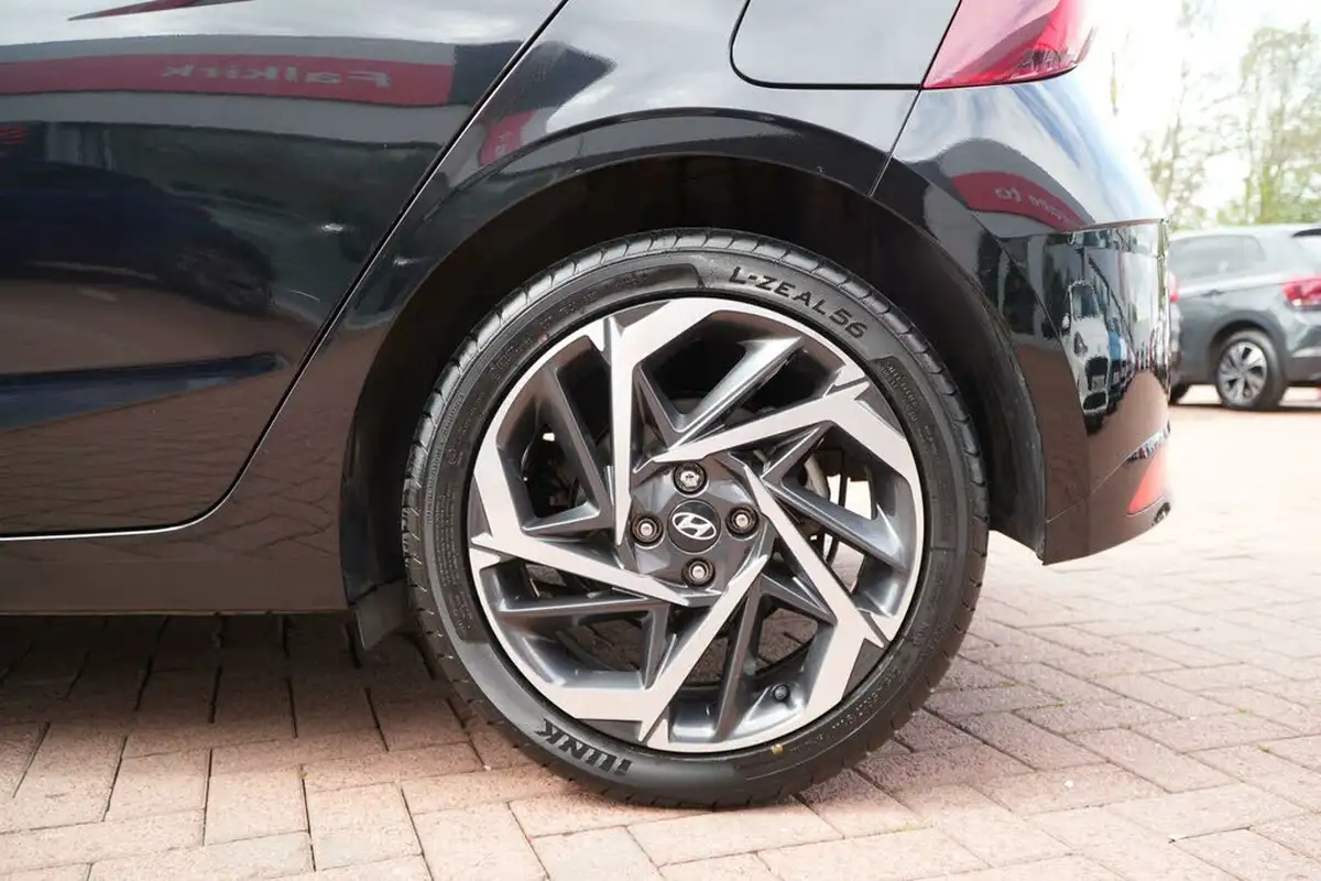 2021-hyundai-i20-10-t-gdi-premium-eclutch-imt-big-24