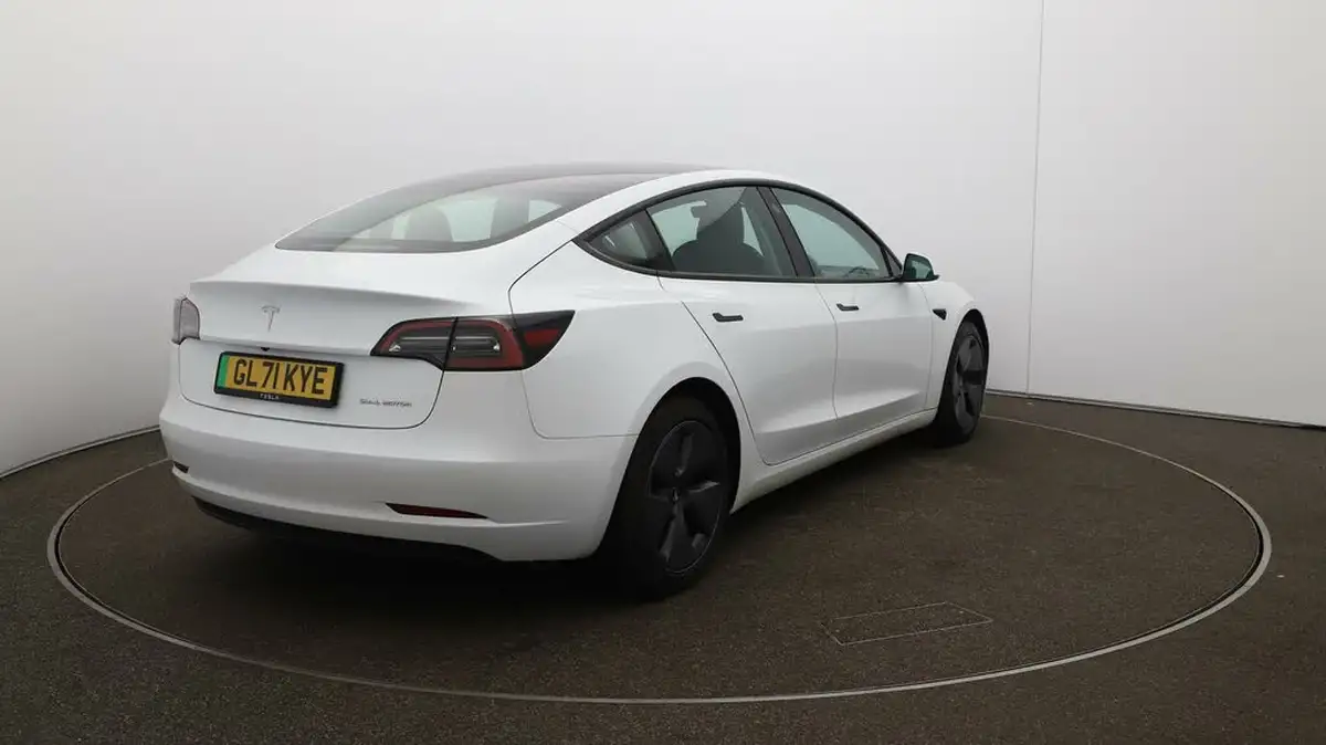 2021-tesla-model-3-e-long-range-awd-big-46