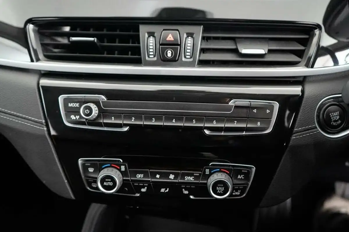 2022-bmw-x1-20td-sdrive18d-xline-sport-auto-big-21