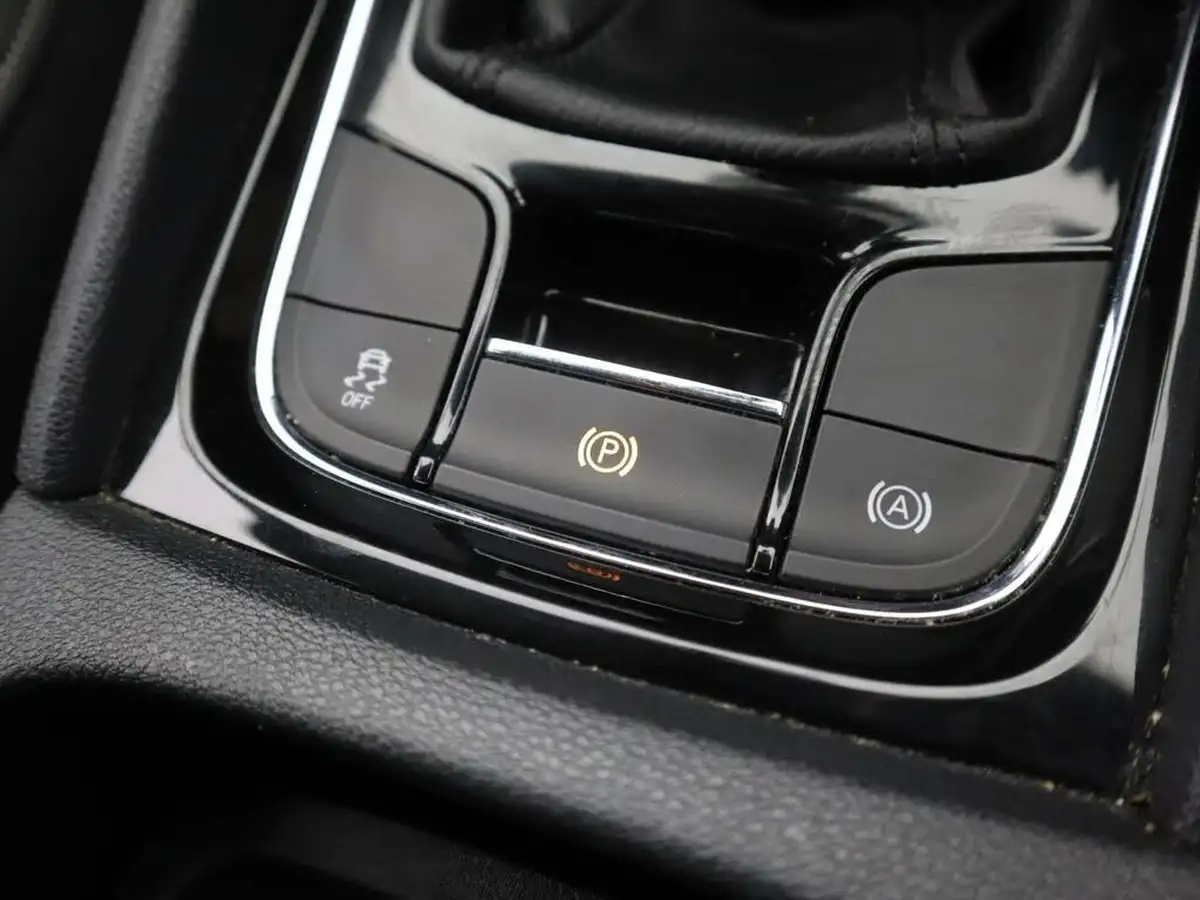 2020-skoda-karoq-10-tsi-se-technology-116ps-big-19