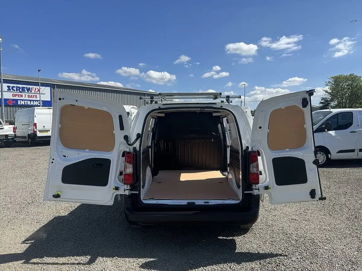 2020-peugeot-partner-15-bluehdi-950-professional-100ps-eu6dt-long-panel-big-15