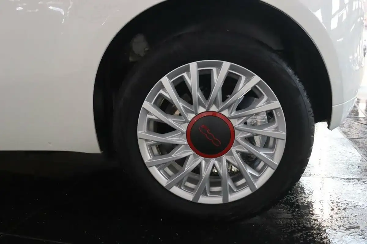 2022-fiat-500-10-red-big-31