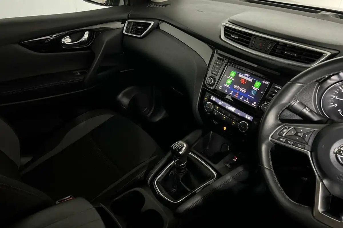 2020-nissan-qashqai-13-dig-t-acenta-premium-140ps-big-27