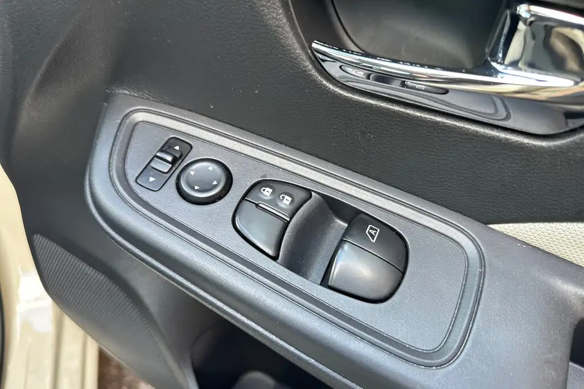 2018-nissan-micra-10-acenta-limited-edition-big-24