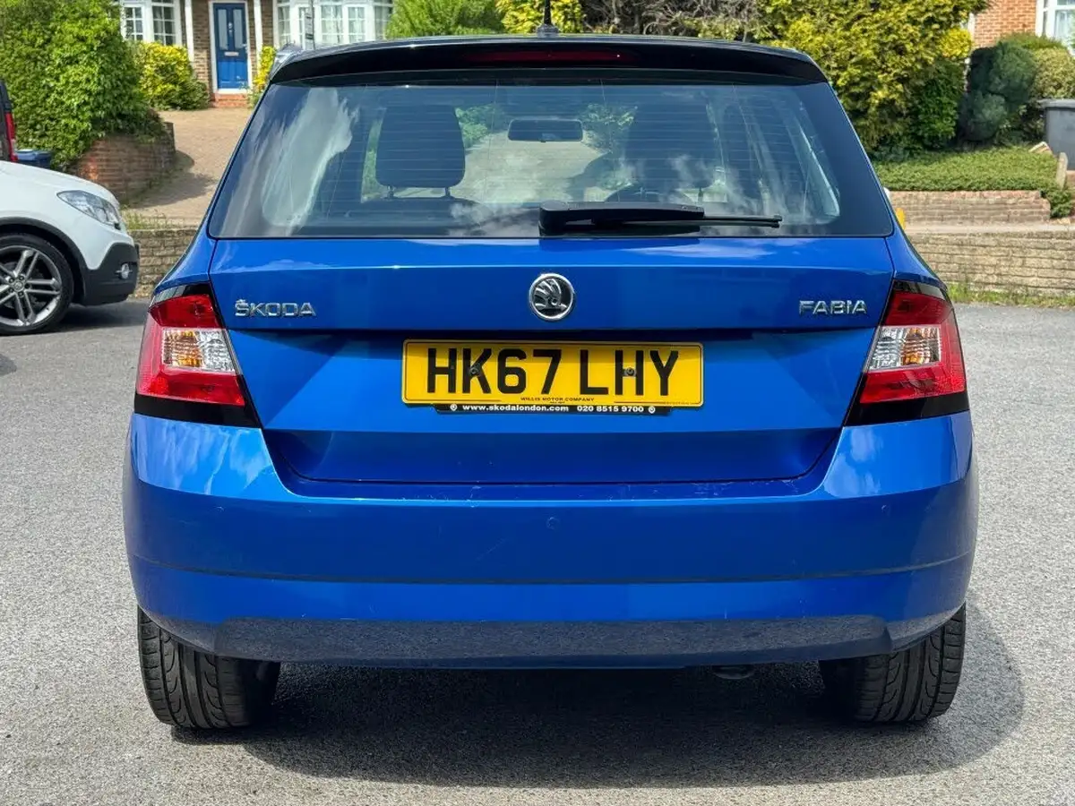 2018-skoda-fabia-10-mpi-colour-edition-big-4
