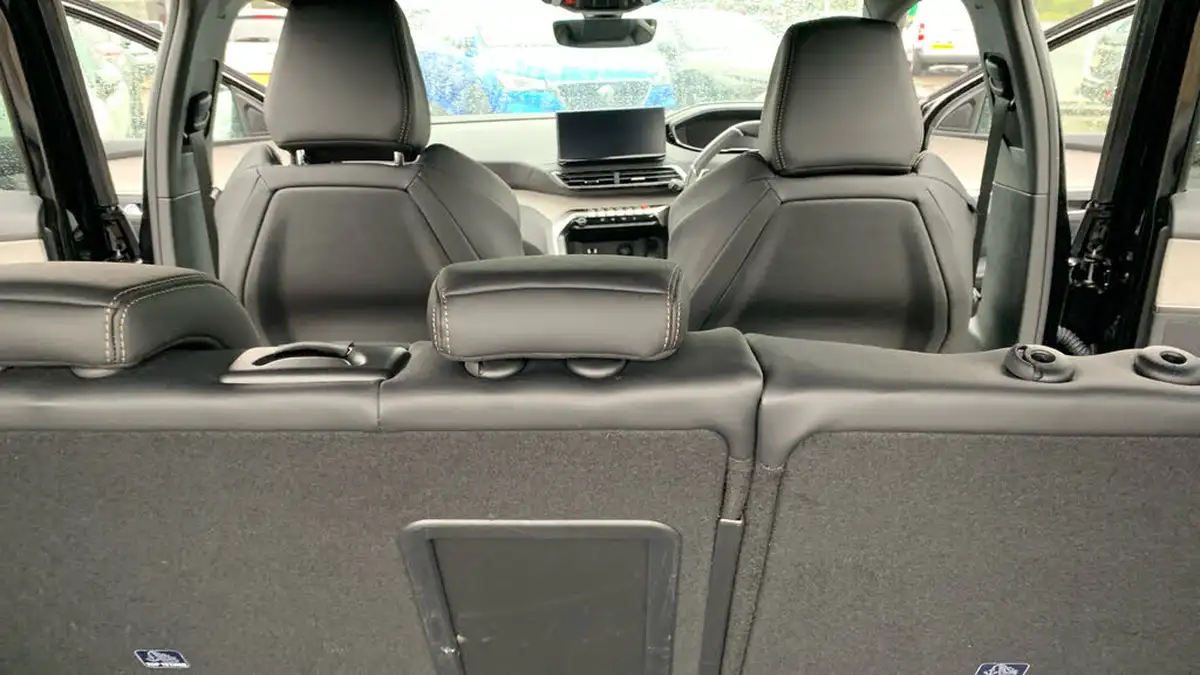 2024-peugeot-3008-suv-12-puretech-gt-136ps-hybrid-e-dsc6-big-25