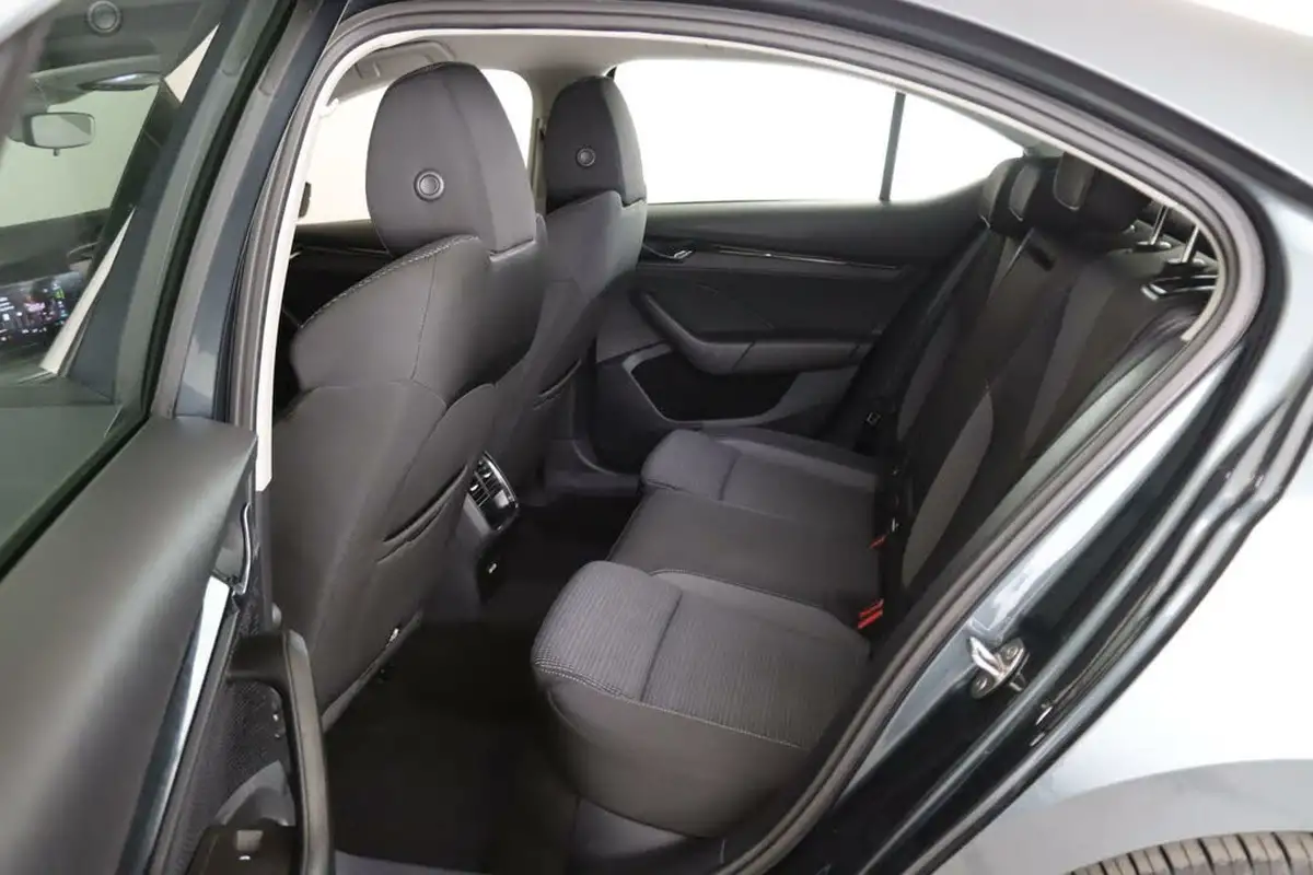 2020-skoda-octavia-10-tsi-se-first-edition-hatchback-big-11