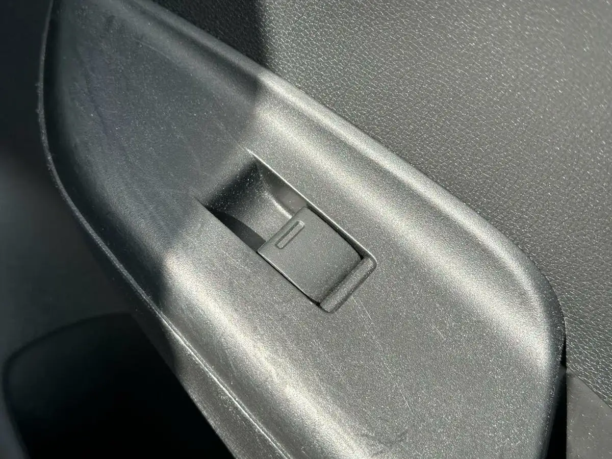 2019-honda-jazz-13-i-vtec-se-cvt-big-79