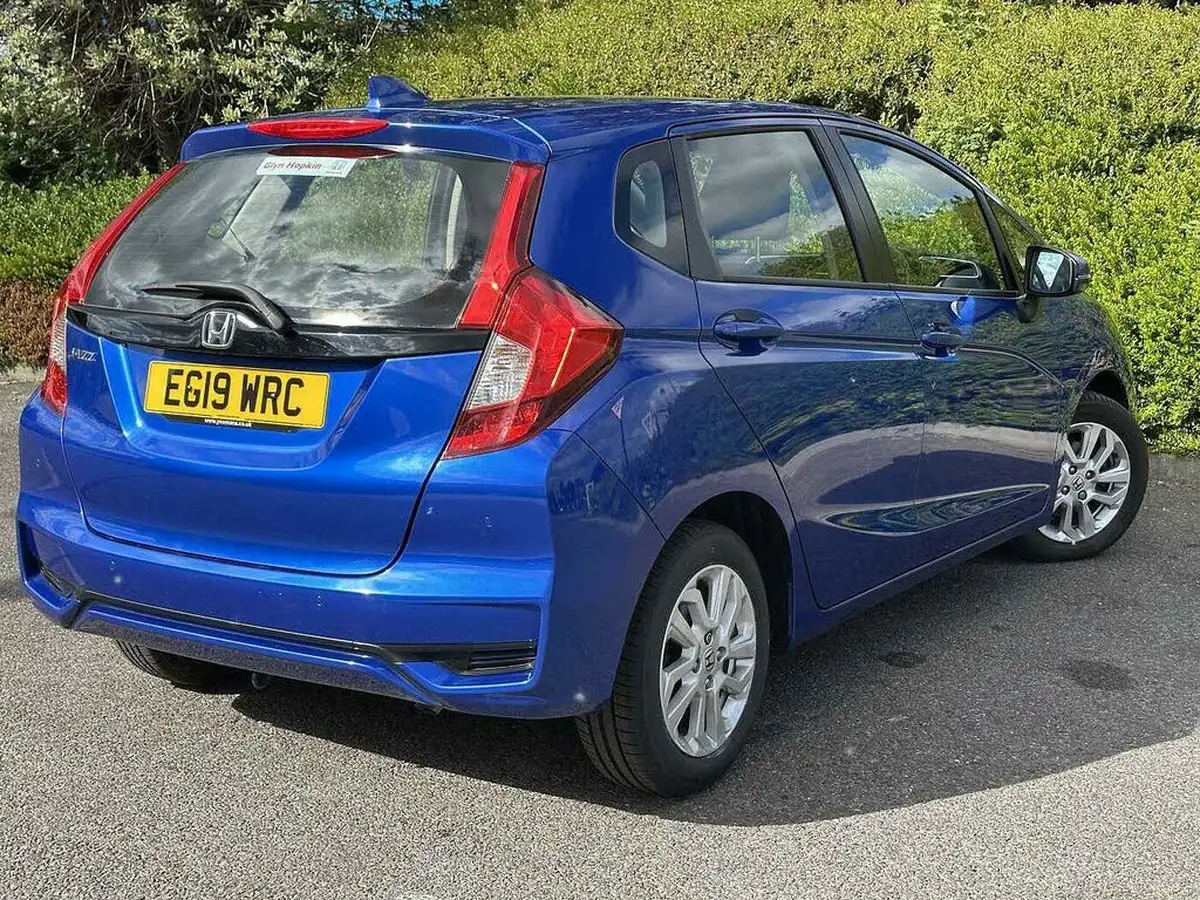 2019-honda-jazz-13-i-vtec-se-cvt-big-11