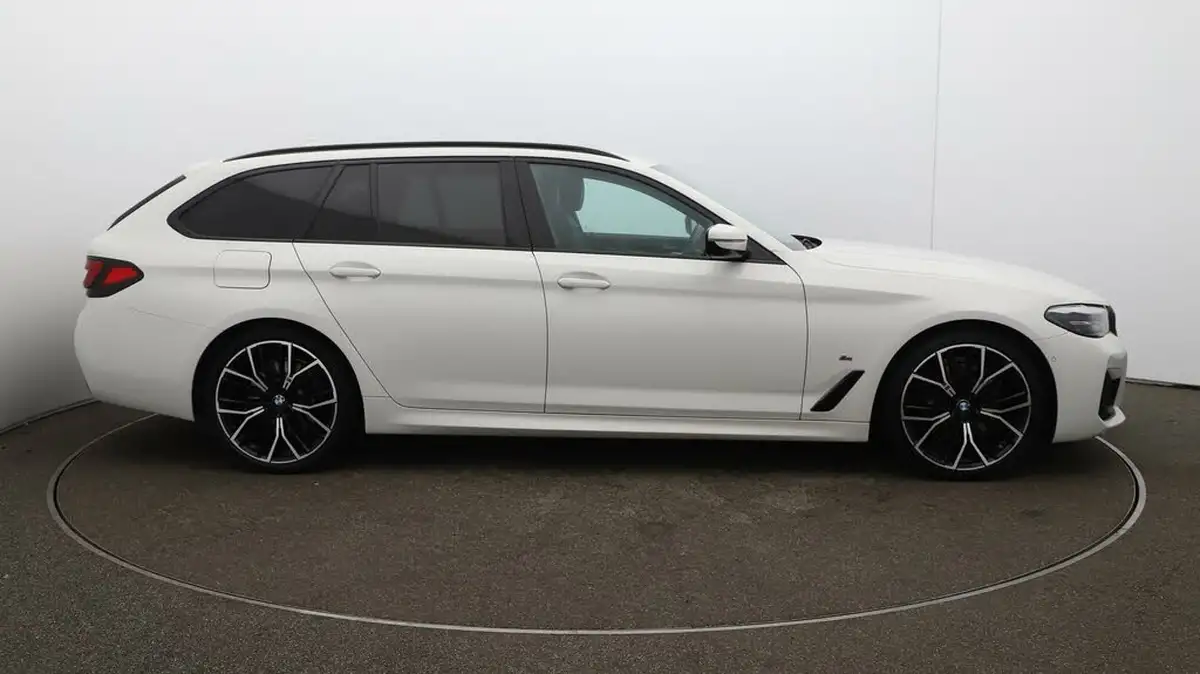 2020-bmw-5-series-big-41