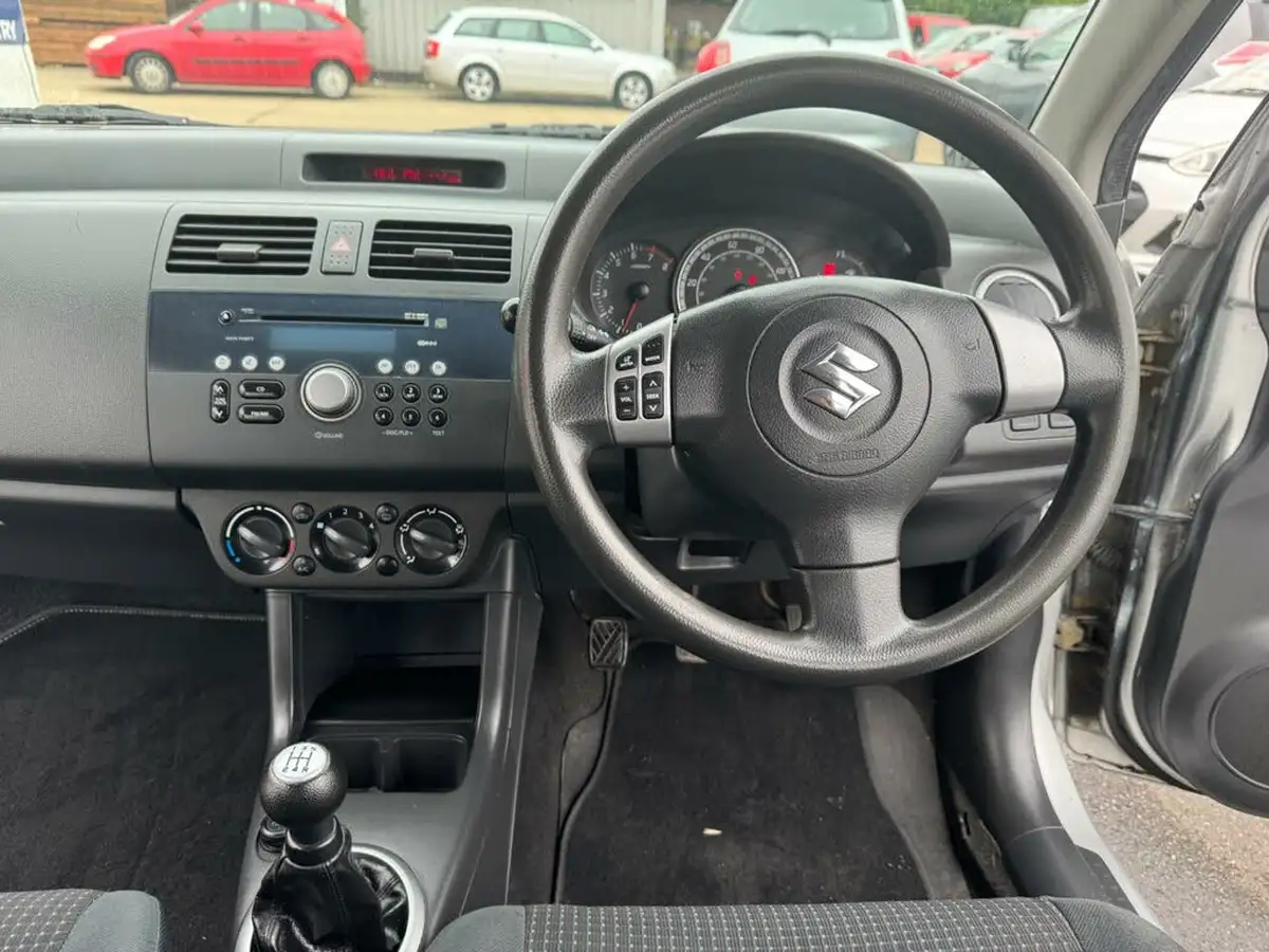 2007-suzuki-swift-15-glx-5d-big-27