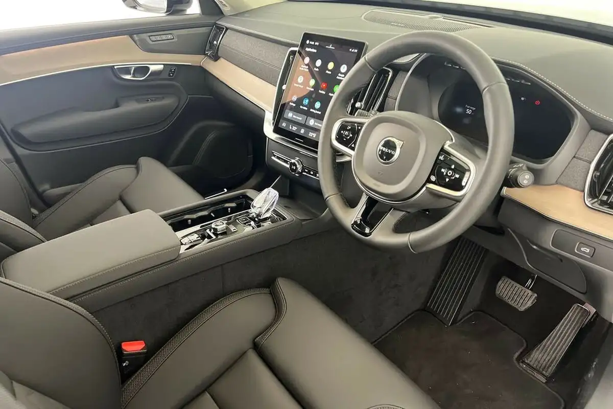 2025-volvo-xc90-20-b5-plus-big-9