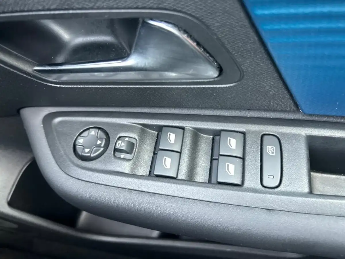 2022-citroen-c4-e-shine-plus-big-17