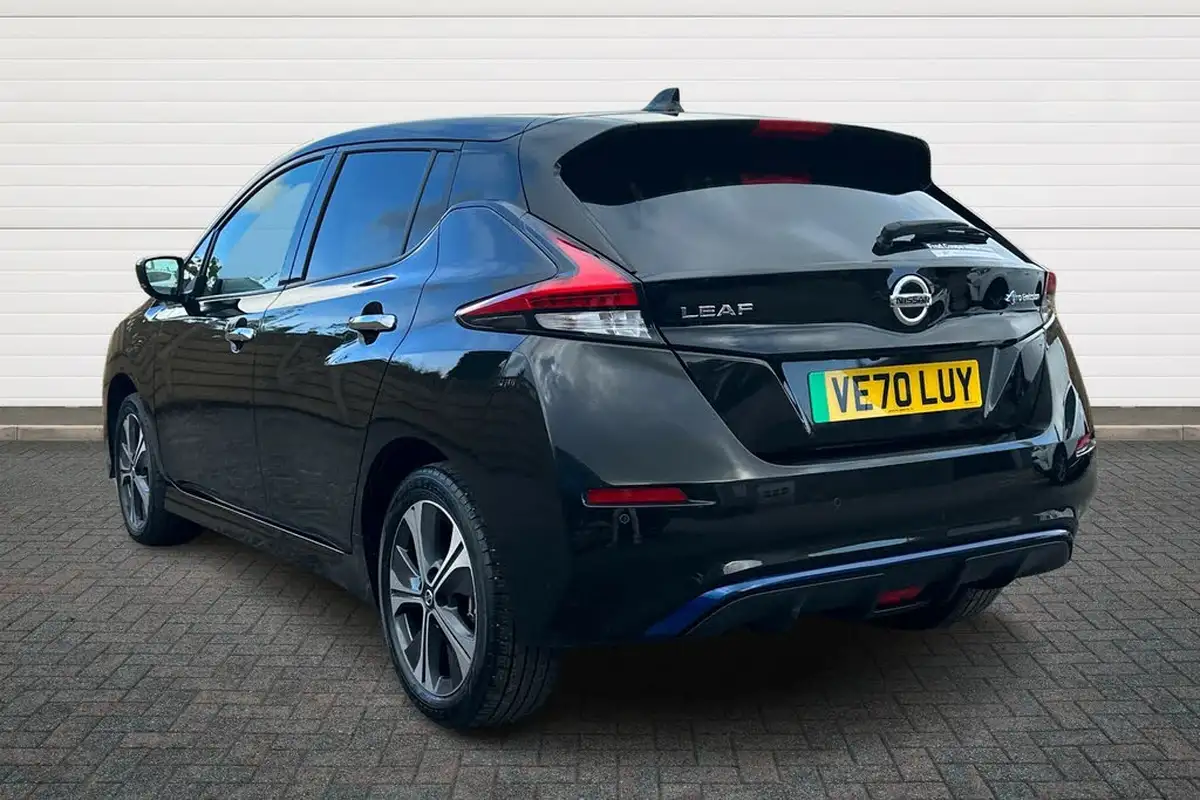 2020-nissan-leaf-e-e-tekna-big-10