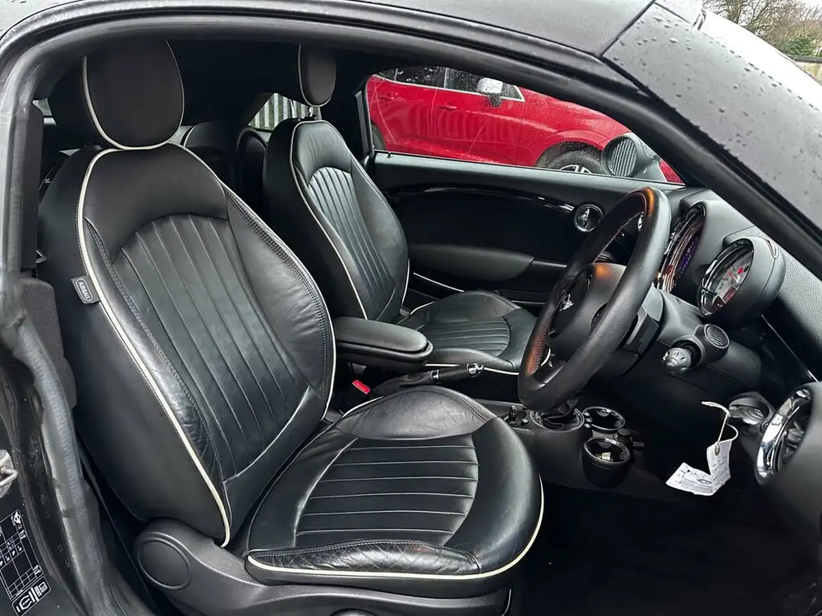 2013-mini-coupe-16-cooper-auto-big-15