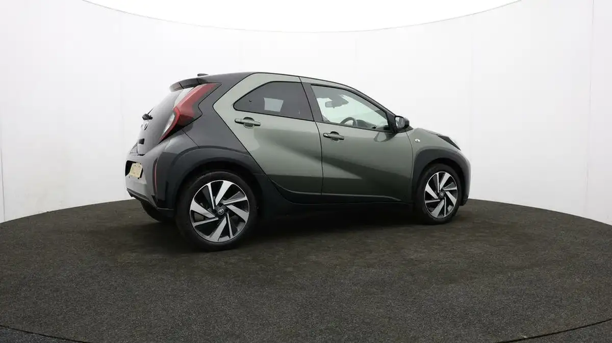 2023-toyota-aygo-x-10-vvt-i-edge-big-28