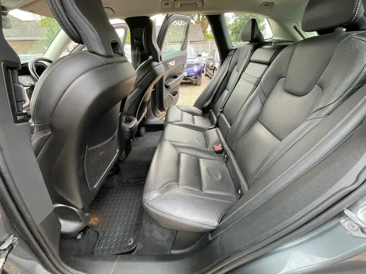 2018-volvo-xc60-20td-d4-inscription-4x4-geartronic-big-31