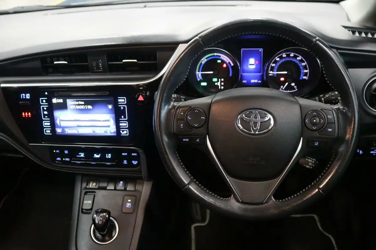 2018-toyota-auris-18-vvt-i-hsd-icon-hatchback-big-8