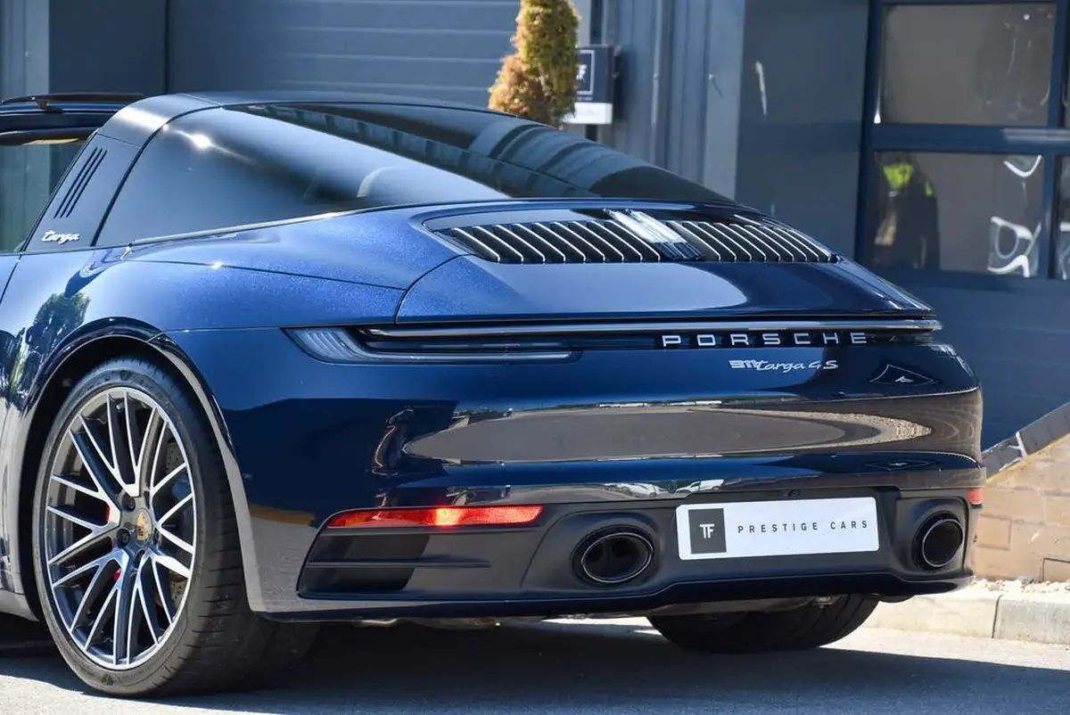 2021-porsche-911-30-targa-4s-big-17