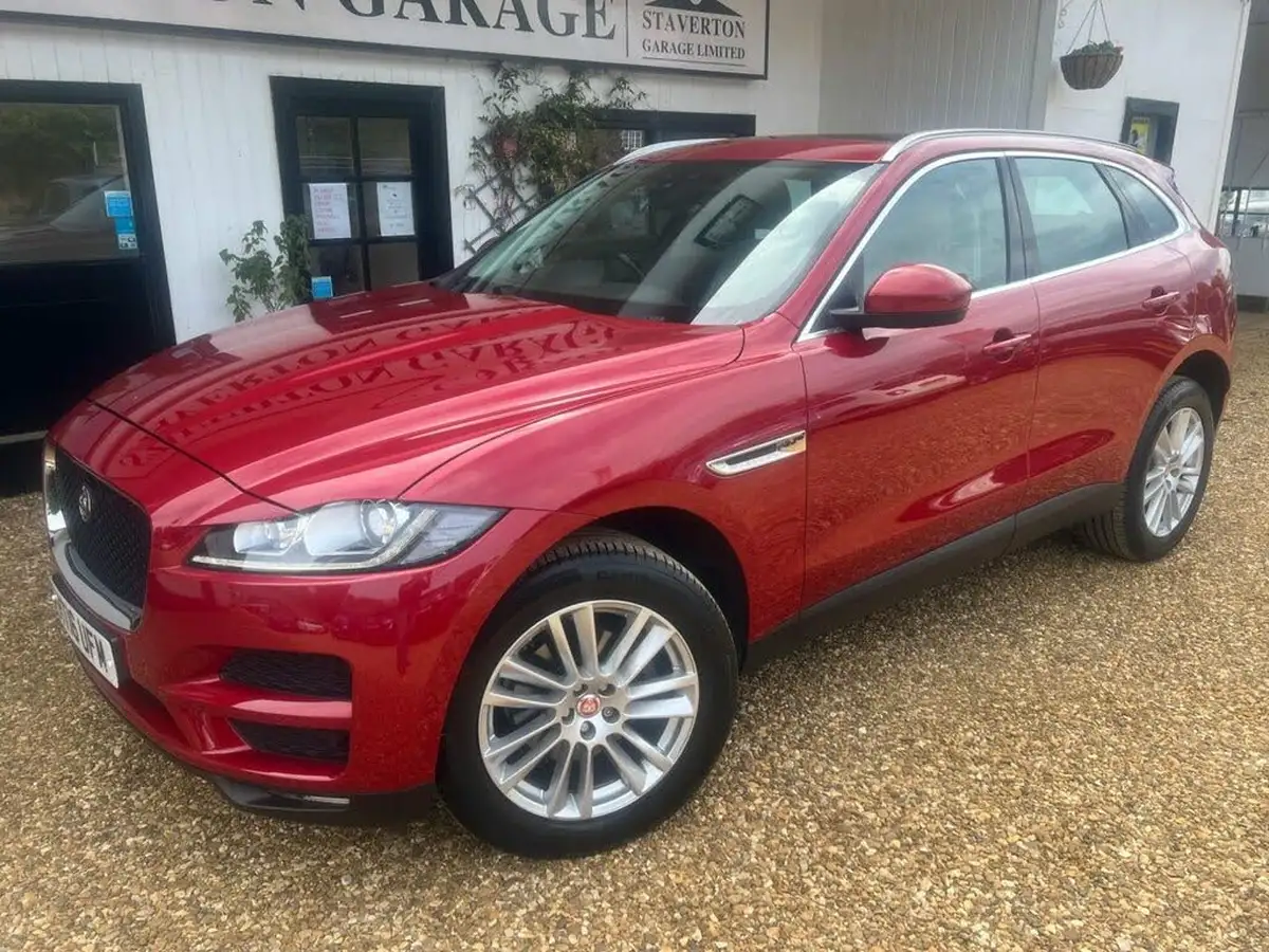 2016-jaguar-f-pace-20-i4d-portfolio-awd-auto-big-16